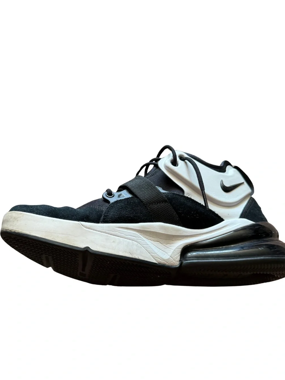 Nike Air Force 270 Men’s Size 10.5 Black White Athletic Sneakers